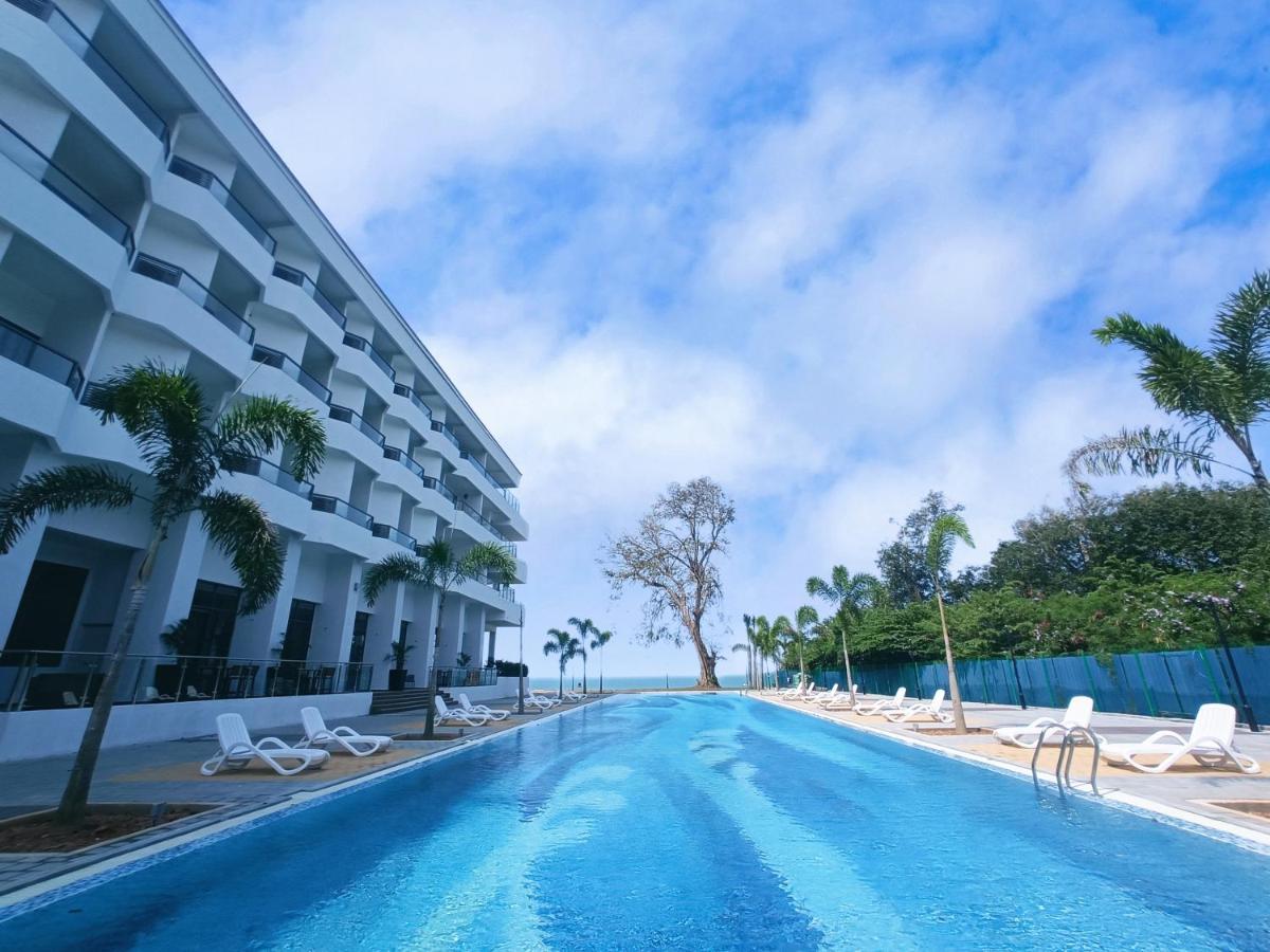 Pacific Regency Beach Resort, Port Dickson Exterior photo