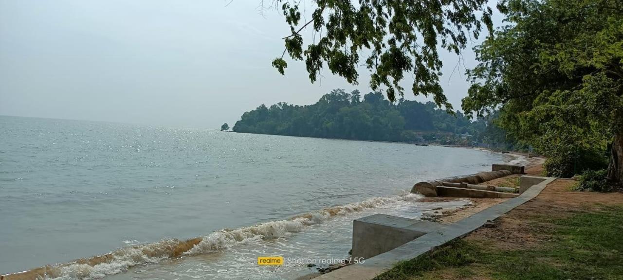 Pacific Regency Beach Resort, Port Dickson Exterior photo